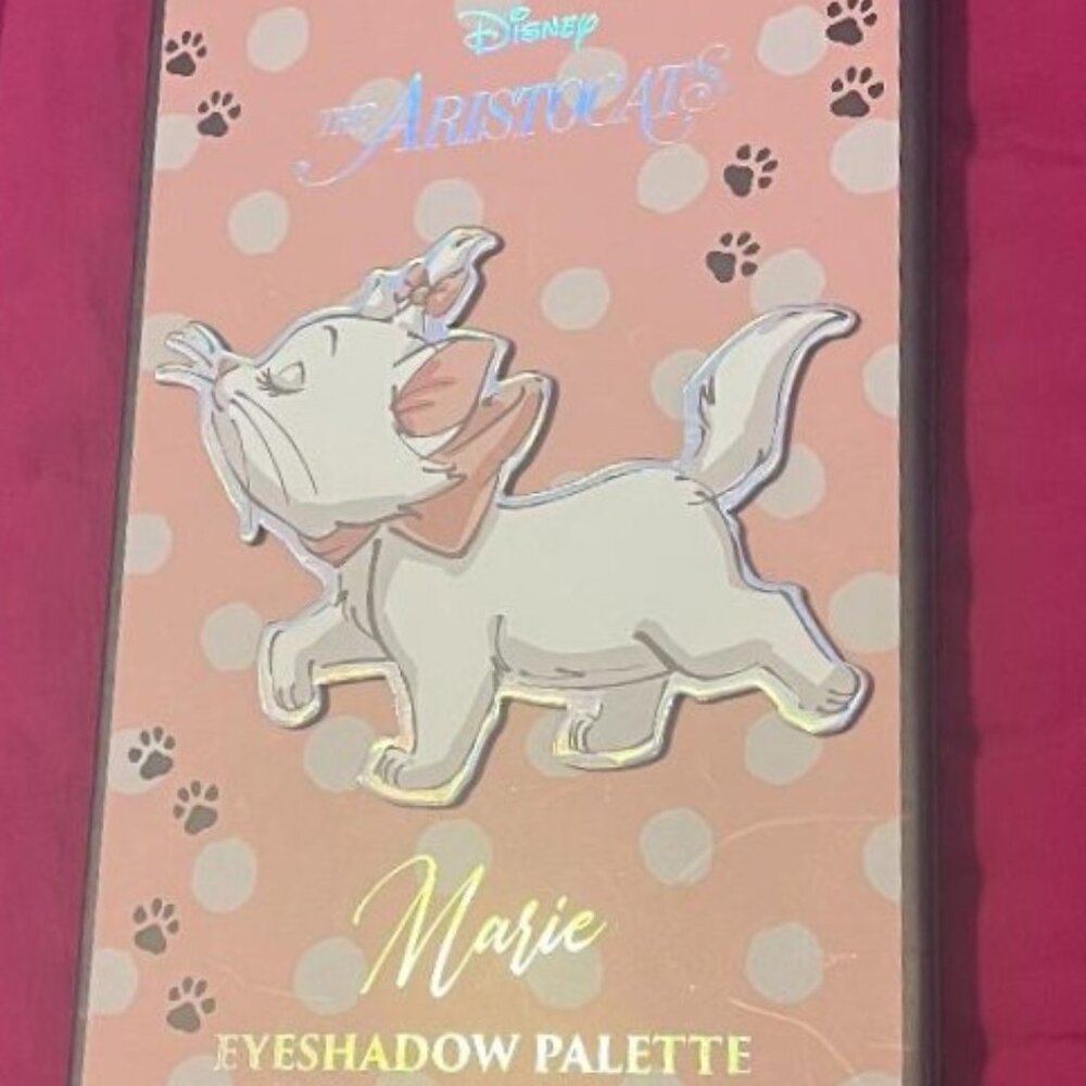 BRAND NEW ~ DISNEY THE ARISTOCATS MARIE ~ 12 EYESHADOW PALETTE ~ GORGEOUS COLORS - Picture 7 of 7